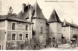 BULGNEVILLE  -  La Place ( Vue De Profil )  -  Animation  -  Hôtel Et Café GAY - Bulgneville