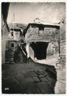 CPSM - SAINTE-ENIMIE (Lozère) - Place De La Halle Au Blé - Vieille Rue - Gorges Du Tarn