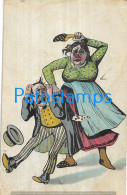 214248 ART ARTE HUMOR THE WOMAN HITTING THE MAN WITH THE SHOE POSTAL POSTCARD - Sin Clasificación