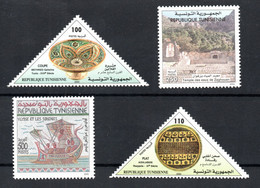 2000-Tunisia/ Siti E Monumenti Archeologici-La Ceramica-Piatti-Il Tempio Del Acqua-Mosaici "Ulisse E Le Sirene / MNH** - Tunisie (1956-...)