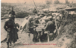 MILITARIA - Partie De Carte Dans Une Tranchée De 2ème Ligne - Carte Postale Ancienne - Weltkrieg 1914-18