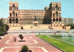 AZERBAIJAN, BAKU, GOVERNMENT HOUSE, STATUE, MONUMENT, FOUNTAIN - Azerbaiyan