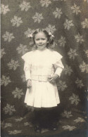 ENFANT - Portrait D'une Petite Fille Avec Des Couettes - Carte Postale Ancienne - Portraits