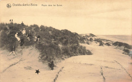 BELGIQUE - Oostdunkerke Bains - Repos Dans Les Dunes - Carte Postale Ancienne - Otros & Sin Clasificación