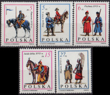 POLOGNE - Uniformes - Unused Stamps