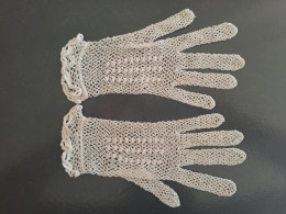 PAIRE DE GANTS EN FIL D'ECOSSE ( Gant De Mariage) - Autres & Non Classés