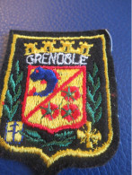 Ecusson Tissu Ancien/ GRENOBLE/ Isére/ Vers  1970-1990                 ET490 - Patches