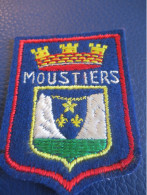 Ecusson Tissu Ancien/MOUSTIERS /Alpes De Haute Provence/ Provence / Vers  1970-1990                 ET497 - Ecussons Tissu