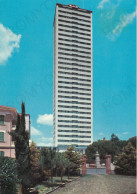 CARTOLINA  CESENATICO,CESENA,EMILIA ROMAGNA-IL GRATTACIELO-SPIAGGIA,MARE,SOLE,VACANZA,BARCHE A VELA,VIAGGIATA 1960 - Cesena