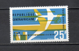 CENTRAFRIQUE PA N° 38   NEUF SANS CHARNIERE COTE 1.20€    AVION DC 8F - Centrafricaine (République)