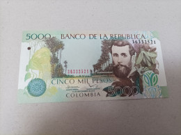 Billete De Colombia De 5000 Pesos Oro, Año 2013, UNC - Colombia
