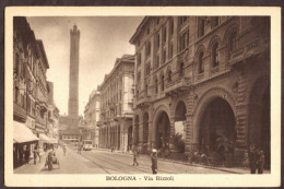 Cartolina Bologna Via Rizzoli Con Tram Animata - Non Viaggiata - Bologna