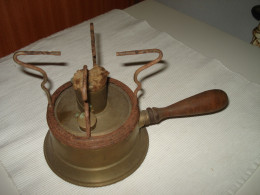 O15 / Ancien Réchaud Pétrole En Cuivre Avec Mèche - Manche Bois H 13 Cm - 600 Gr - Coppers