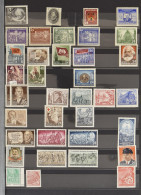 **/0 1948/1990 Verzameling Berlin In Album En DDR ** In 2 Insteekboeken Met Veel Reeksen En Blokken, Zm - Collections