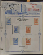 * Politiek : Wereld Vluchtelingenjaar 1960, Verzameling In Speciaal Album, Reeksen En Blokken, Zm/m - Unclassified