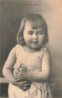 ENFANTS - Nos Bons Bébés - Portrait D'une Petite Fille - Carte Postale Ancienne - Portretten