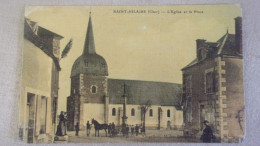 SAINT HILAIRE EN LIGNIERES - L'Eglise Et La Place Toilee Couleur Edit Charpentier Chapellerie Modes CHEVAL ATTELAGE VOYA - Autres & Non Classés