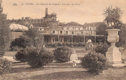 Vittel La Galerie Du Casino Un Coin Du Parc - Vittel