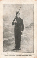 PHOTOGRAPHIE - Un Soldat Tenant Un Fusil - Carte Postale Ancienne - Fotografia