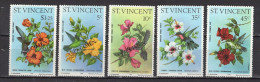 Saint Vincent 1976 MNH Bird Specimen Complete Set - Sperlingsvögel & Singvögel