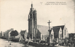 Ploubezre * La Route De Lannion Et L'église * Cimetière - Autres & Non Classés