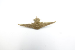 Militaria - INSIGNIA : Cap Badge Kepie : Luchtmacht Officier - PG AVI VTP - België Belgium - Altri & Non Classificati