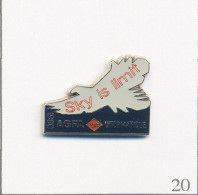 Pin's Bureautique / Informatique - Agfa 1990 “Sky Is Limit“. Estampillé Coinderoux/Corner. Epoxy. T653-20 - Informatique