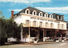 46 Saint Céré Hotel De Paris Et Du Coq Arlequin CPM Propriétaire Bizat Gérard - Saint-Céré