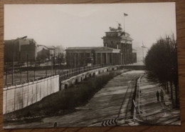 CP Noir Blanc BERLIN Brandenburger Tor Mit Spermauer - Berlijnse Muur