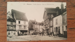 Noyers , Place De L 'hotel De Ville - Noyers Sur Serein