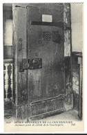 Delcampe - 75  Paris 75001 -  La Conciergerie  -  Musee Historique -  Ancienne Porte De Cellule  De La Conciergeri - Paris (01)