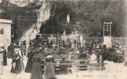 FRANCE - Lourdes - La Grotte - Animé - Carte Postale Ancienne - Lourdes