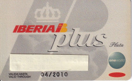 TARJETA DE LA COMPAÑIA AEREA IBERIA PLUS PLATA (AVION-PLANE) ONE WORLD - Aviones