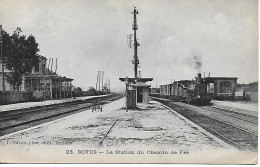 80 - SOMME - BOVES - GARE ANIMEE - " LIGNE DU CHARBON " TRAIN LOCOMOTIVE EN GARE CPA 1916  CPA TBE - Boves