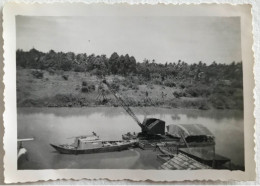 Photo Ancienne - Snapshot - Militaire - Guerre D’INDOCHINE - Bateau "DONALD" - Véhicule LCM ? - 3ème BPC - Vietnam -1950 - Guerra, Militari