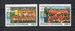 CENTRAFRIQUE PA N° 234 + 235   NEUFS SANS CHARNIERE COTE 3.00€   FOOTBALL SPORT - Centrafricaine (République)