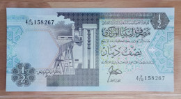 Libya 1/2 Dinar 1990 UNC - Libia