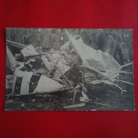 CARTE PHOTO AVION FRANCAIS ABATTU LIGNE ALLEMANDE 1914 RARE DOCUMENT - Accidentes