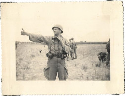 PHOTO  - Soldat En Uniforme Et Jumelles - Ft 11 X 8,5 Cm - Guerra, Militari