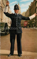 73685215 London A London Policeman On Duty In Ludgate Hill - Other & Unclassified
