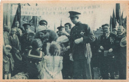 FAMILLES ROYALES - La Reine Astrid Aimait Les Peitis Belges - Carte Postale Ancienne - Königshäuser