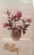 FLEURS PLANTES ARBRES - Fleurs - Des Roses Dans Une Vase - Colorisé - Carte Postale Ancienne - Flowers