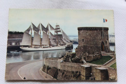 Cpm 1971, Quatre Mats Voilier Chilien Devant Le Château De Brest, Bateaux, Finistère 29 - Voiliers