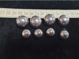 8 Anciens Boutons Métal - Boutons