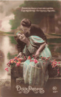 COUPLE - Doux Propos - Ecoutez Ma Chanson Et Mon Aveu Suprême - Colorisé - Carte Postale Ancienne - Paare