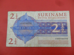 9639 - Suriname 2 1/2 Dollars 2004 - P-156 - Surinam