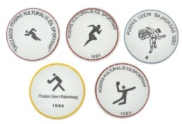 1980-1984. "Postás" 5 Darabos Hollóházi Porcelán Emlékérem Tétel, Közte 1984. "Postás Kulturális és Sportnap" Egyolalas  - Unclassified