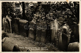 ** T1 Praha, Prag; Skupina Hrobu Na Starém Zidovském Hrbitove / Old Jewish Cemetery, Judaica - Non Classés