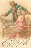 * T2 1900 Romantic Couple, Lady Playing The Piano. Litho - Non Classés