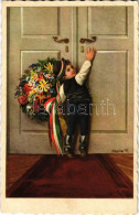 T2/T3 1934 Boy In Traditional Costumes, Hungarian Folklore Art Postcard. Magyar Rotophot 900/8. S: Pólya T. (kissé ázott - Non Classificati